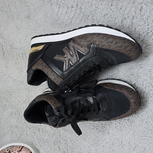 Michael Kors sneakers sz9 - Picture 2 of 5